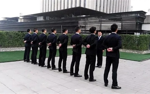 宝山区揭秘：如何选择靠谱的收债公司？老司机给你支招